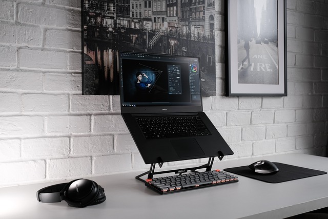 1744948638658087.jpg laptop-6332543_640.jpg